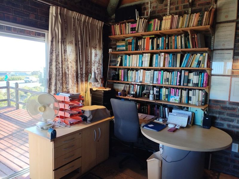 Four Bedroom House for Sale in Betty's Bay - Photo 7