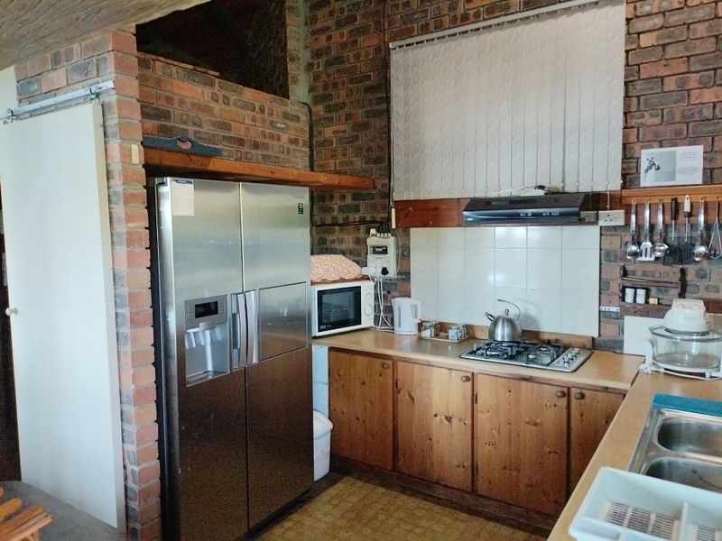 Four Bedroom House for Sale in Betty's Bay - Photo 6