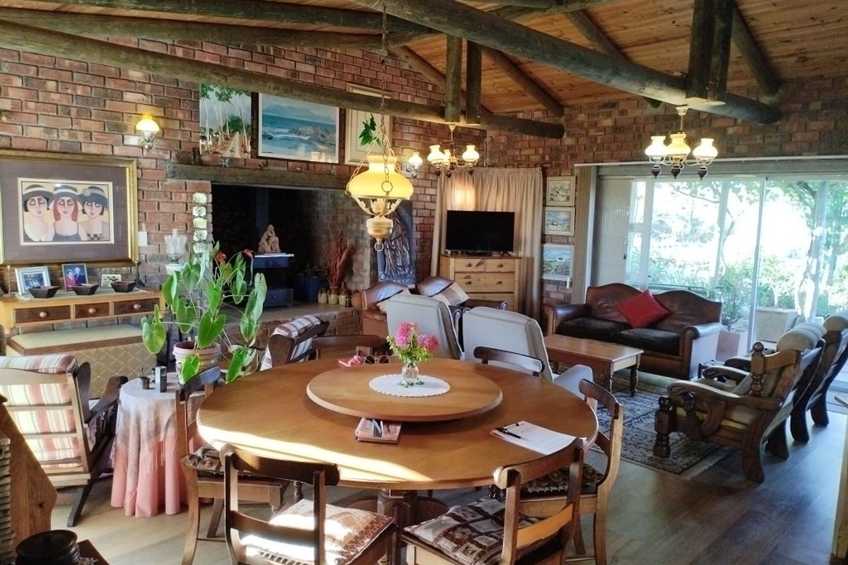 Four Bedroom House for Sale in Betty's Bay - Photo 5