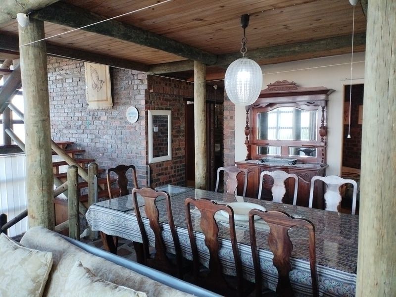 Four Bedroom House for Sale in Betty's Bay - Photo 4