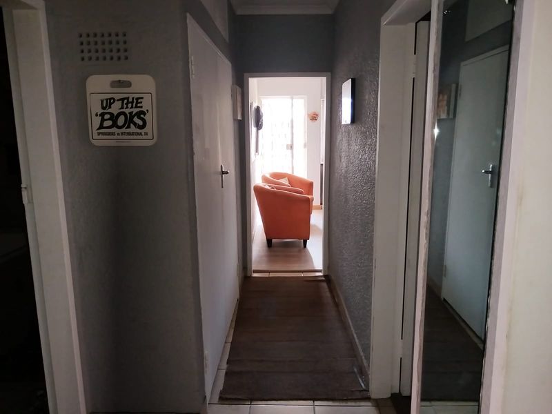 A Well-Maintained Two Bedroom Flat with a Garage, On the Second Floor - Photo 6