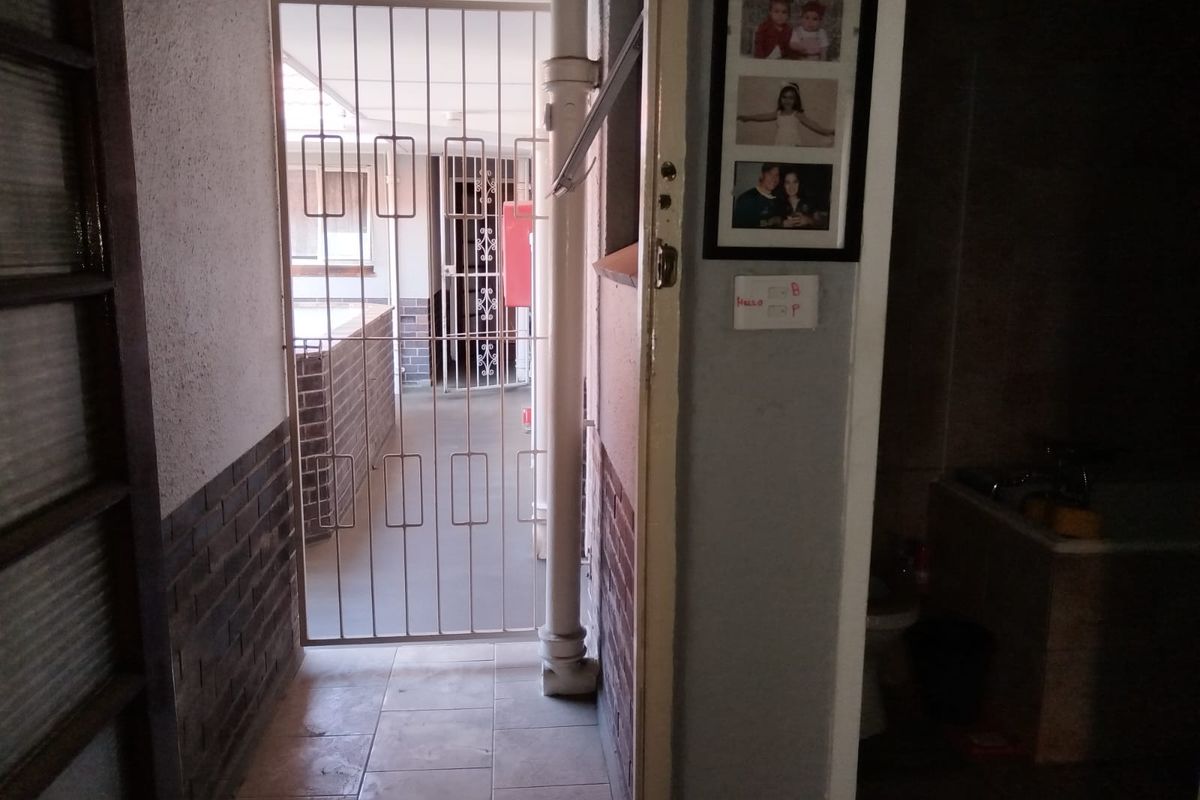 A Well-Maintained Two Bedroom Flat with a Garage, On the Second Floor - Photo 4