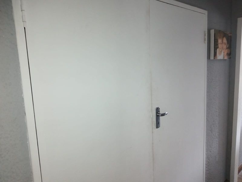 A Well-Maintained Two Bedroom Flat with a Garage, On the Second Floor - Photo 7