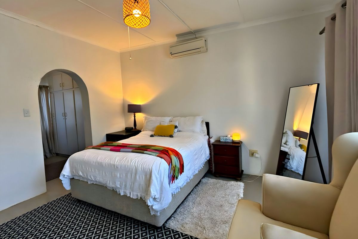 Stylish Spanish Architecture - Photo 4