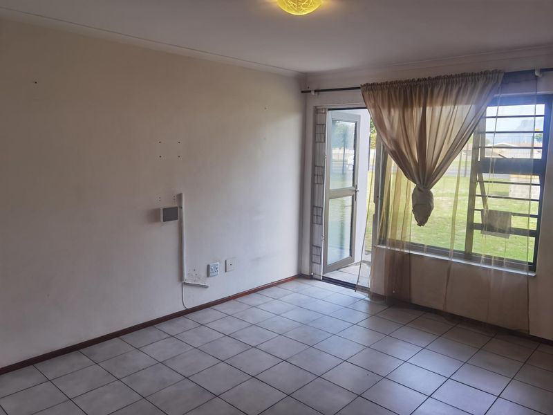 Spacious And Neat Ground Floor Unit In Popular The Greens Golf Estate - Photo 6