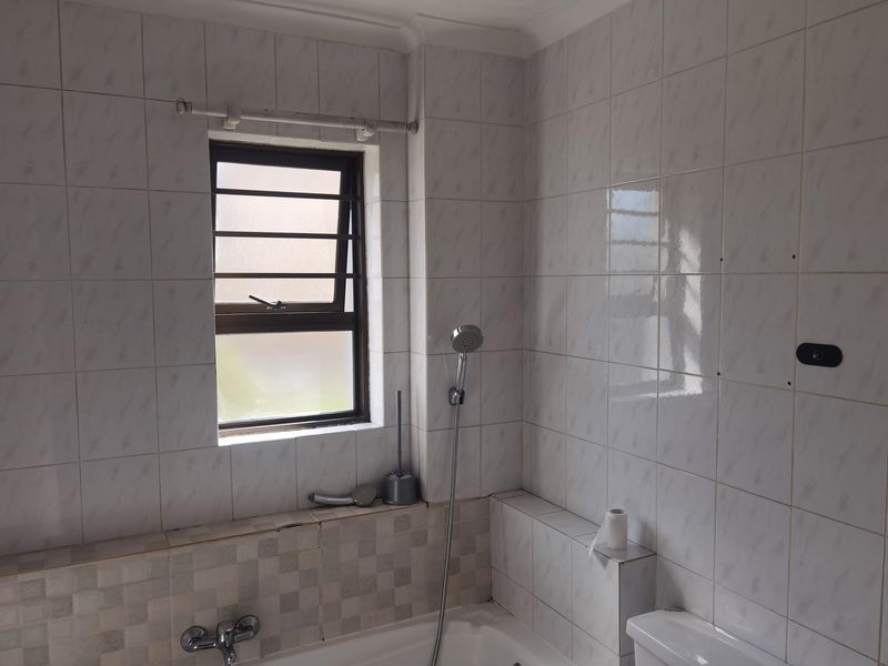 Spacious And Neat Ground Floor Unit In Popular The Greens Golf Estate - Photo 7