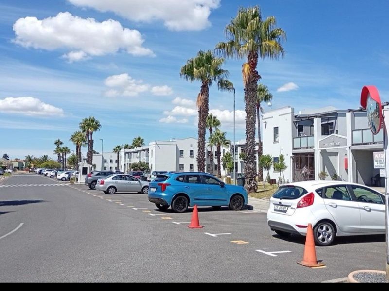 Spacious And Neat Ground Floor Unit In Popular The Greens Golf Estate - Photo 3