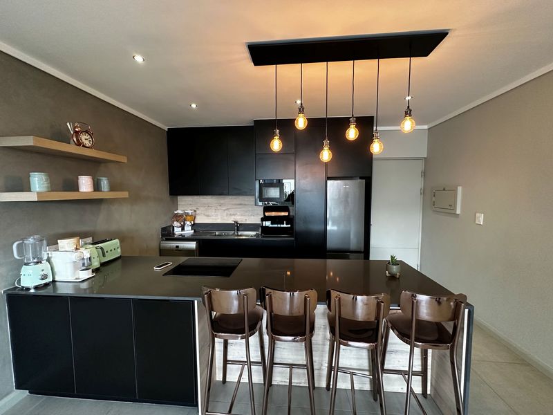 Sophisticated Waterside Living in the Heart of Midstream - Photo 7