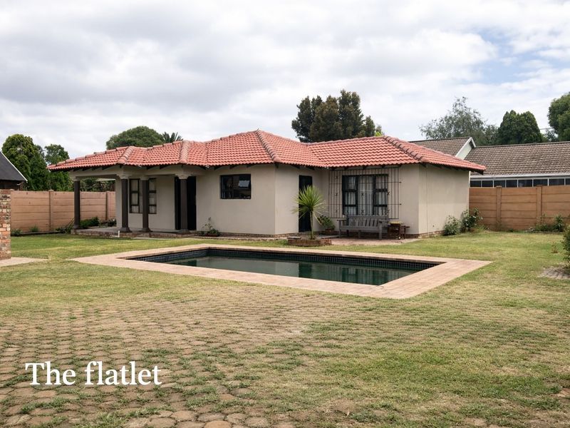 3 Bedroom Home + 2 Bedroom Income-Generating Flatlet & Pool on a 912 sqm Stand in Grobler Park - Photo 8