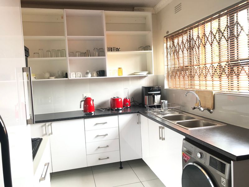 3 Bedroom Home + 2 Bedroom Income-Generating Flatlet & Pool on a 912 sqm Stand in Grobler Park - Photo 6