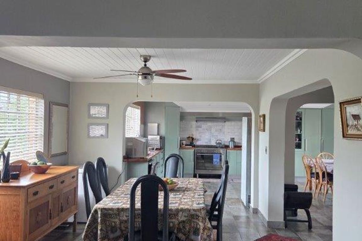 SOLE MANDATE   !!!!!!!      Renovated Bushveld Home in Private Conservancy Near Kruger National Park - Photo 4