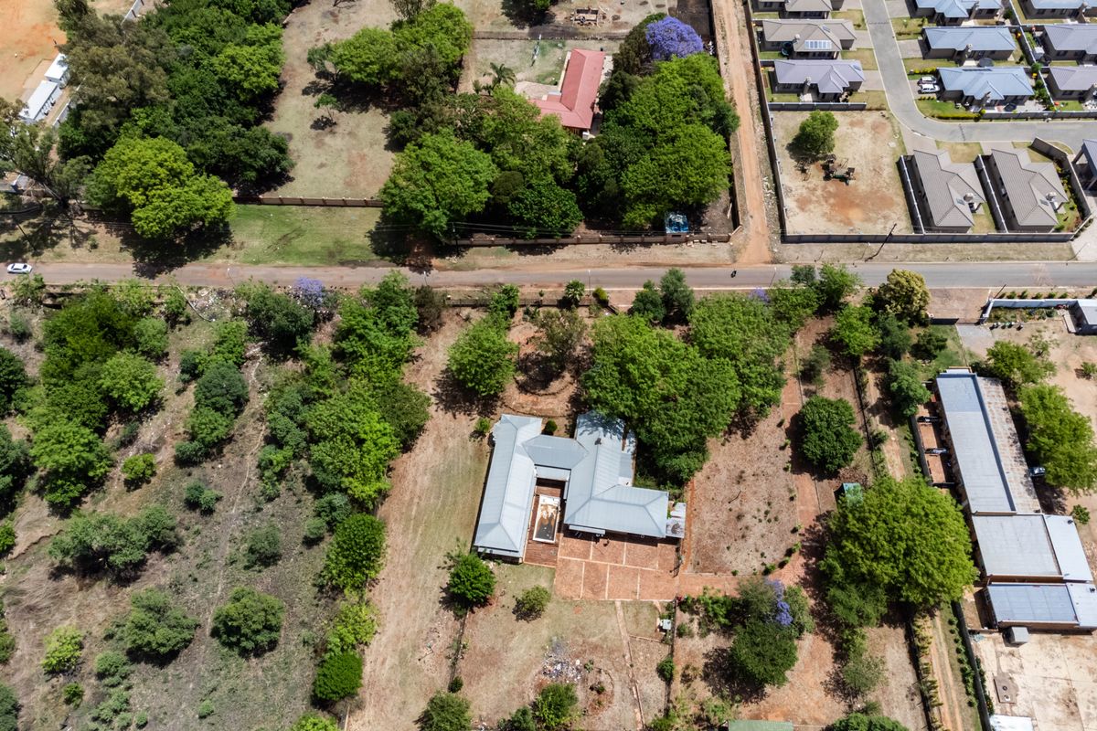 Farm in Heatherdale AH, Akasia - perfect for those seeking country living within reach of the city. - Photo 2