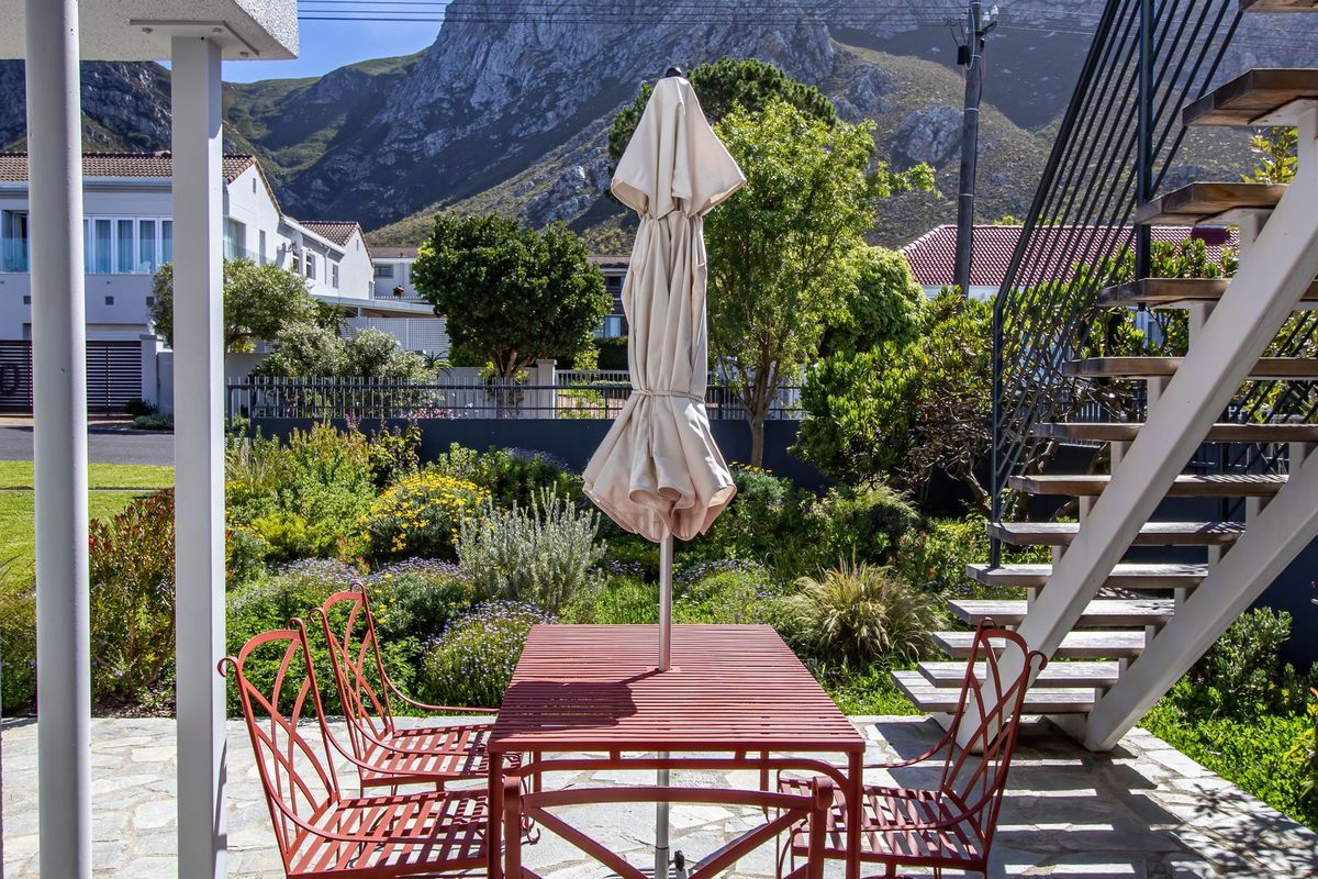 Under Offer - Photo 2