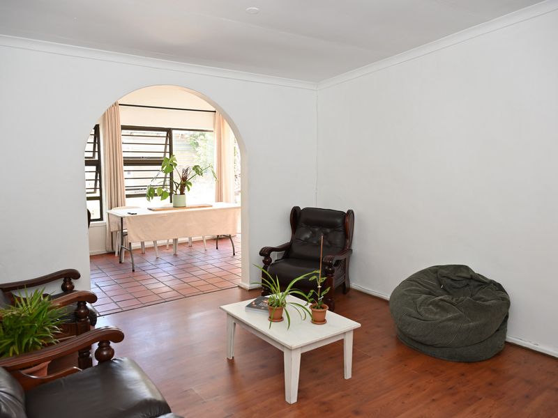 Family Home - What-a-lot-I've got to offer! - Photo 4