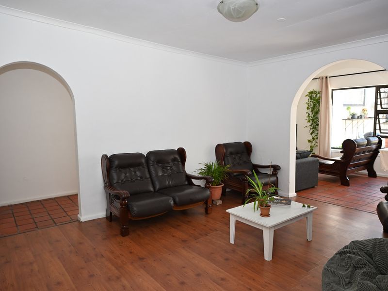 Family Home - What-a-lot-I've got to offer! - Photo 3