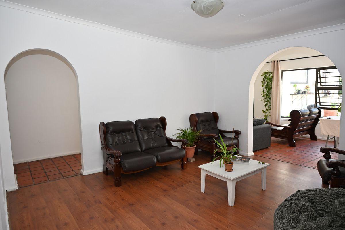 Family Home - What-a-lot-I've got to offer! - Photo 3