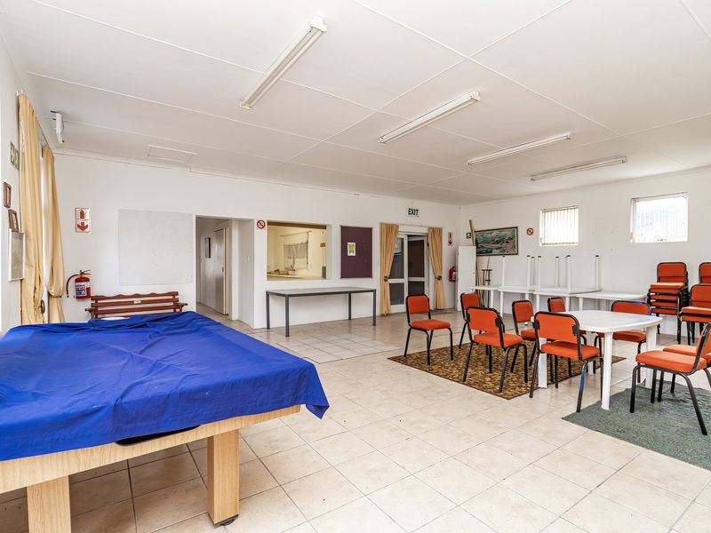 Spacious Opportunity in a Complex in Westcliff, Hermanus - Photo 4