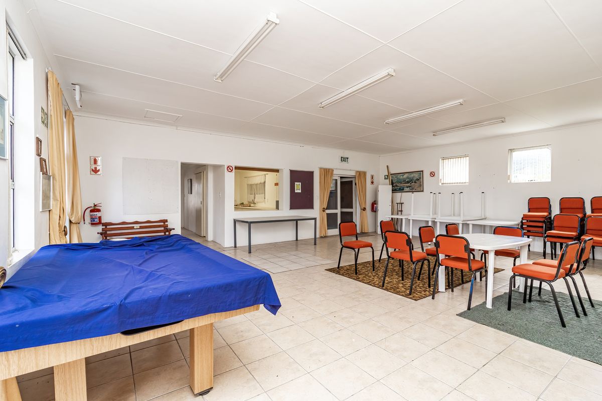 Spacious Opportunity in a Complex in Westcliff, Hermanus - Photo 4