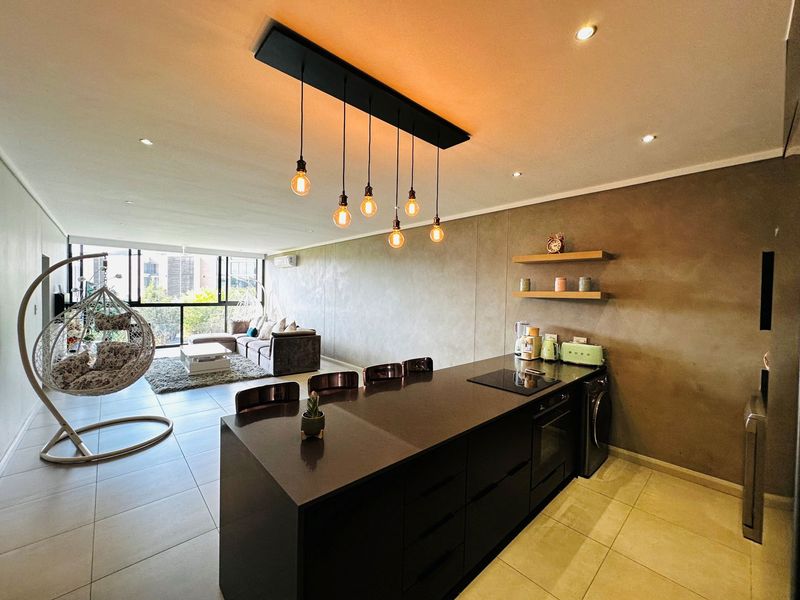 Luxury Apartment with Scenic Views in Ascend to Midstream - Photo 1