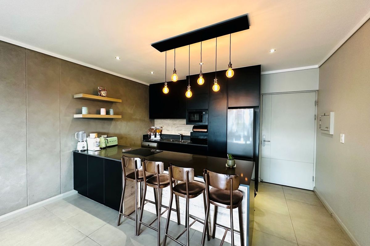 Luxury Apartment with Scenic Views in Ascend to Midstream - Photo 4