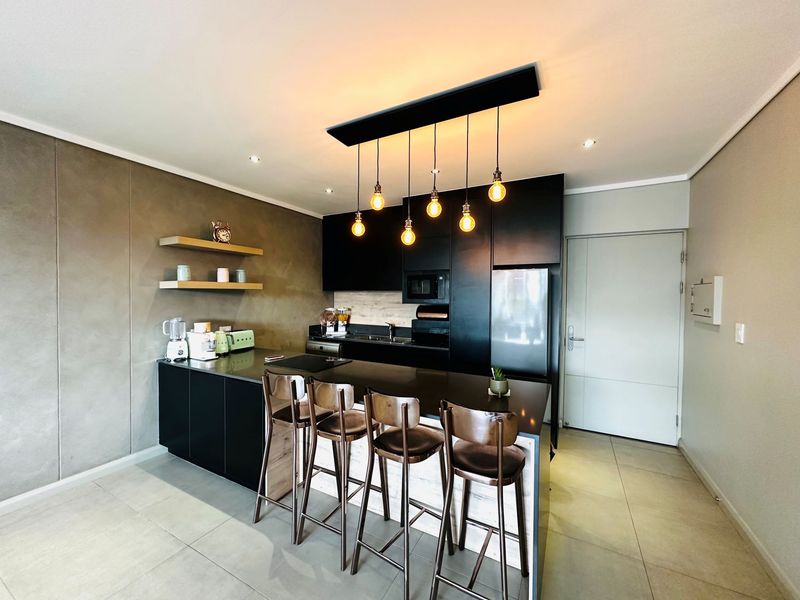 Luxury Apartment with Scenic Views in Ascend to Midstream - Photo 4