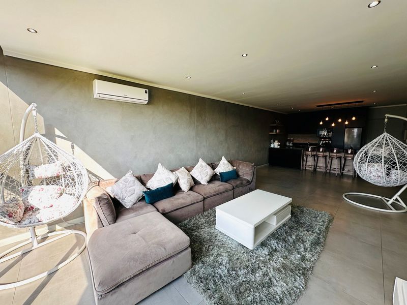 Luxury Apartment with Scenic Views in Ascend to Midstream - Photo 2