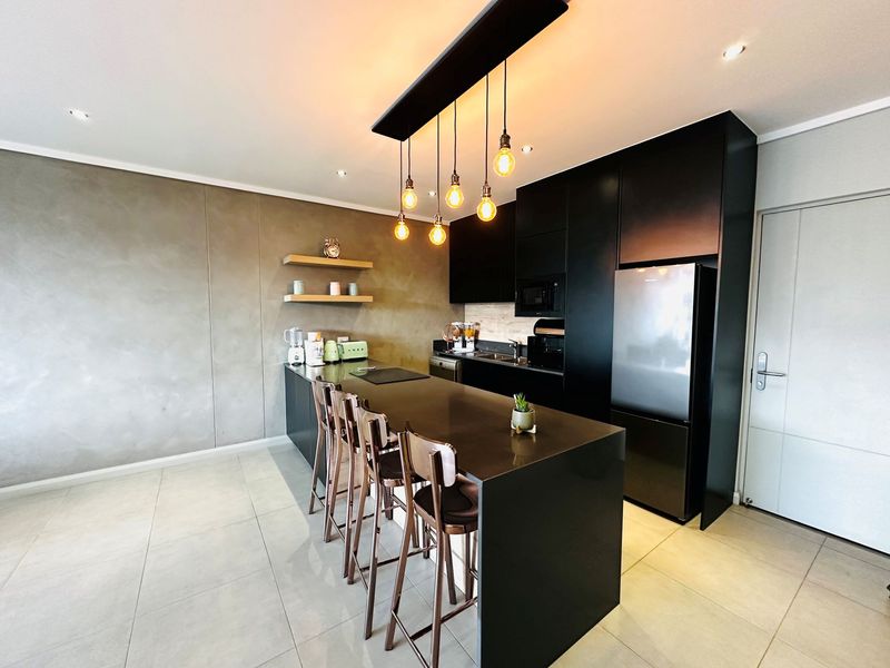 Luxury Apartment with Scenic Views in Ascend to Midstream - Photo 8
