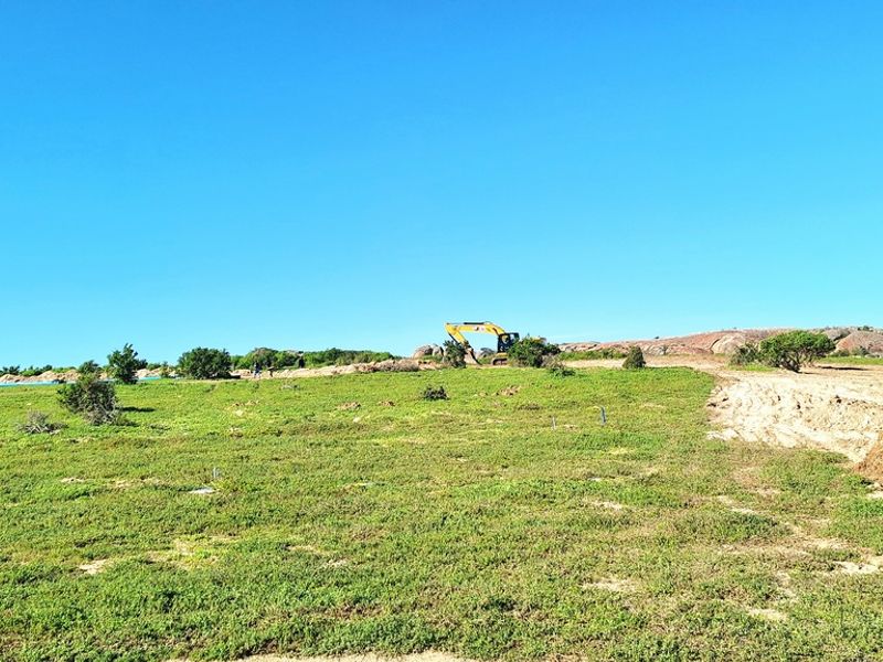 Vacant land with stunning lagoon views in Langebaan Country Estate - Photo 1