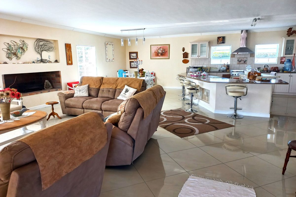 Beautiful Coastal Home for Sale in Port Owen - Photo 3