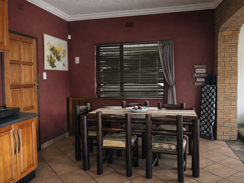 Spacious 3-Bedroom Home with Double Garage in Witpoortjie - Photo 6