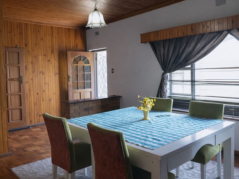 Spacious 3-Bedroom Home with Double Garage in Witpoortjie - Photo 2