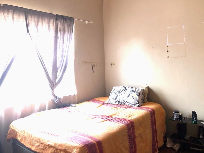 Spacious 3-Bedroom Home with Double Garage in Witpoortjie - Photo 10