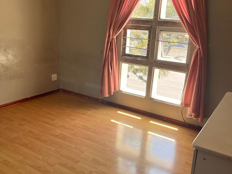 Stunning Apartment in Claremont - Photo 4