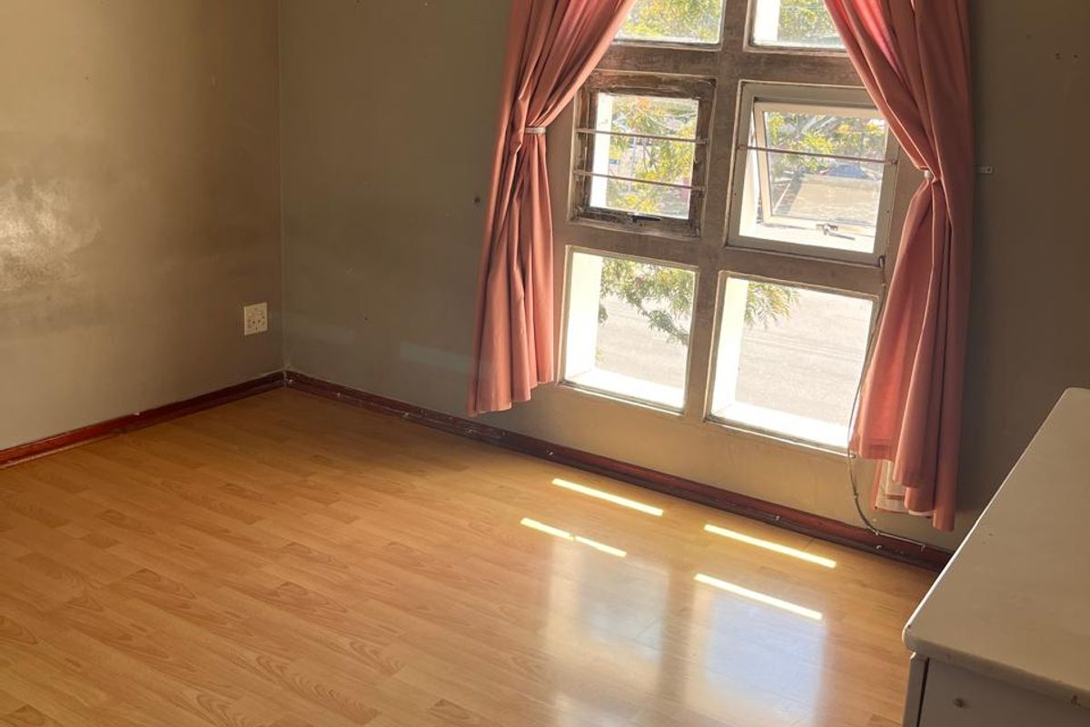 Stunning Apartment in Claremont - Photo 4