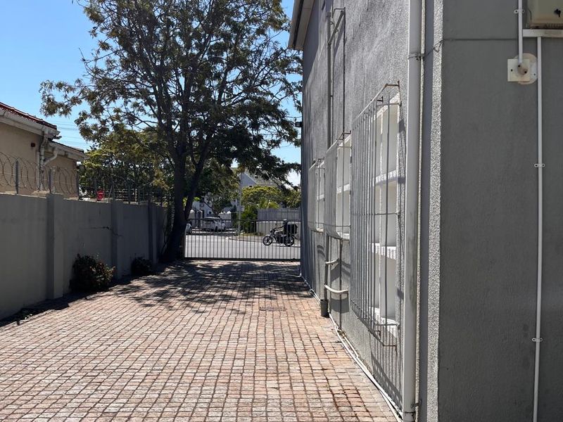 Stunning Apartment in Claremont - Photo 5