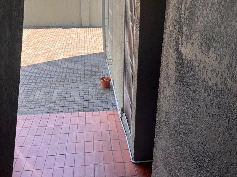 Stunning Apartment in Claremont - Photo 9