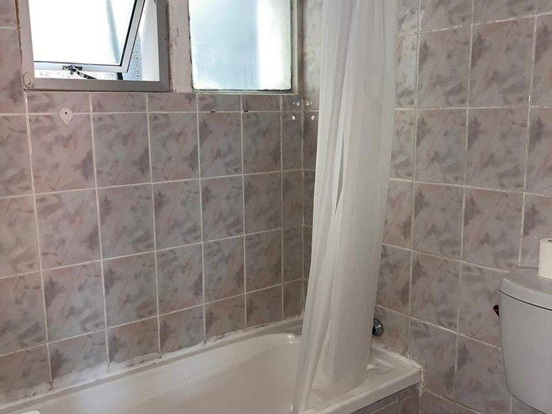 Stunning Apartment in Claremont - Photo 8