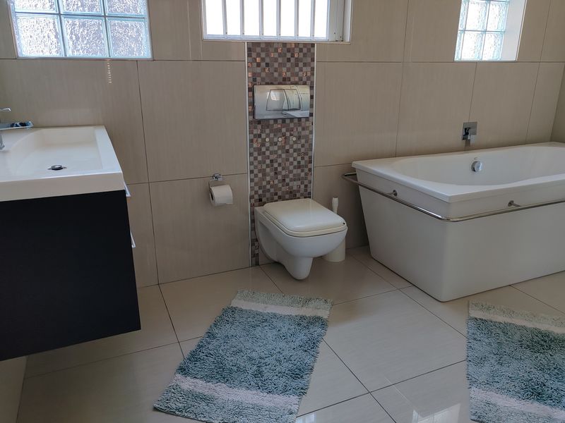 House For Sale In Cape Town - Photo 10