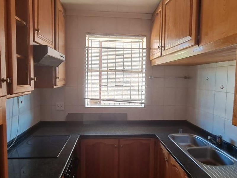 Three bedroom apartment for sale in Secunda!  Good location - Photo 6