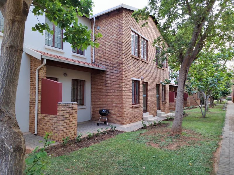 Modern Comfort and Convenience in a Secure Lifestyle Complex - Photo 1