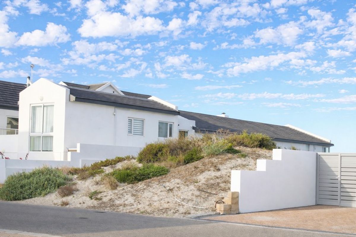 Prime East-Facing Seafront Vacant Plot  – No Transfer Duty - Photo 3