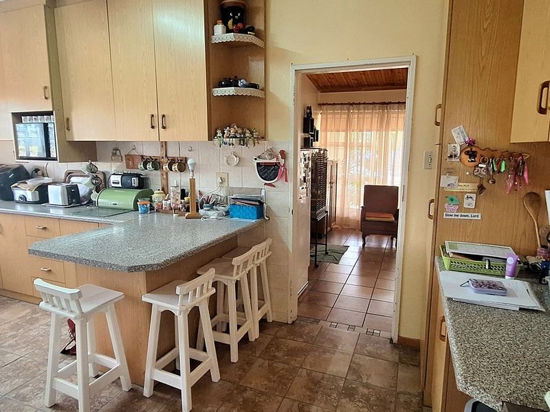 SOLE MANDATE - Welcome to your new address in a leafy street of popular Wellington North. - Photo 10