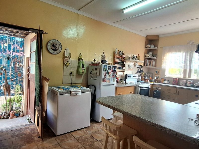 SOLE MANDATE - Welcome to your new address in a leafy street of popular Wellington North. - Photo 8