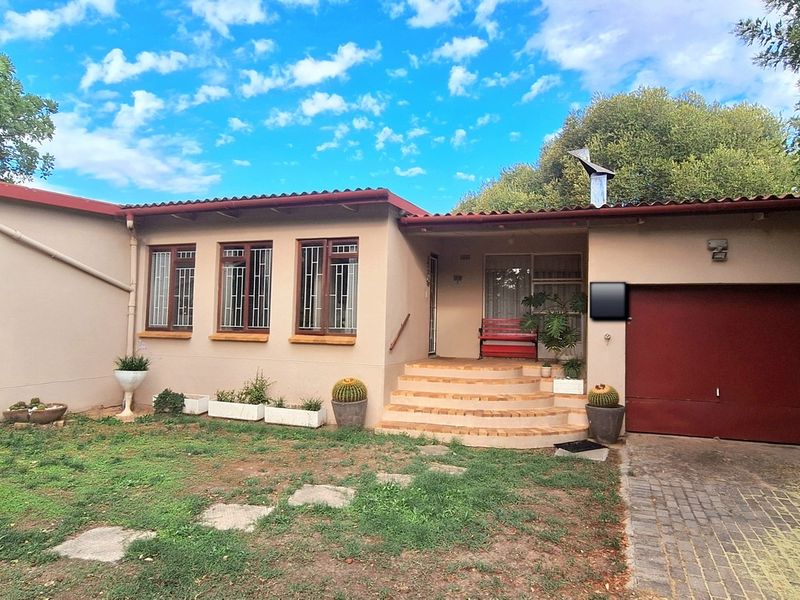 SOLE MANDATE - Welcome to your new address in a leafy street of popular Wellington North. - Photo 4