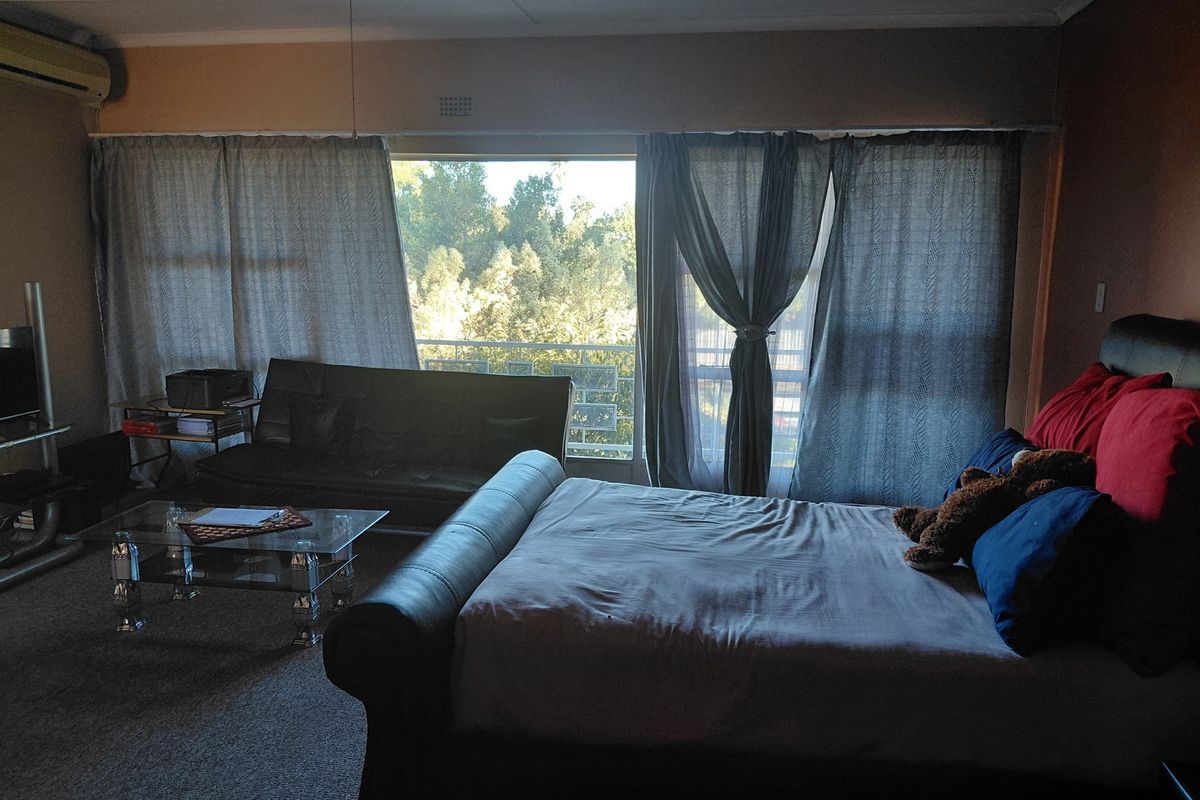 Bachelor Apartment in Wesbank Close to all Amenities - Photo 2