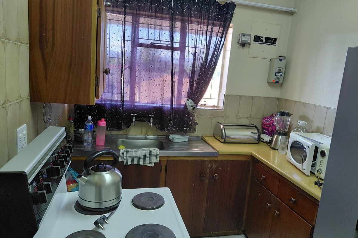 Bachelor Apartment in Wesbank Close to all Amenities - Photo 4