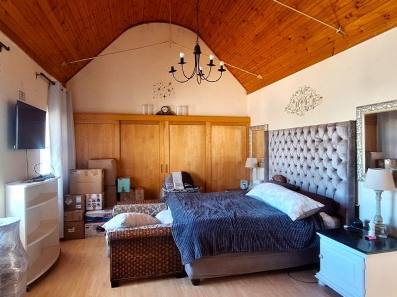 Stunning lagoon views home Langebaan - Photo 10