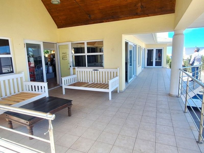 Stunning lagoon views home Langebaan - Photo 9