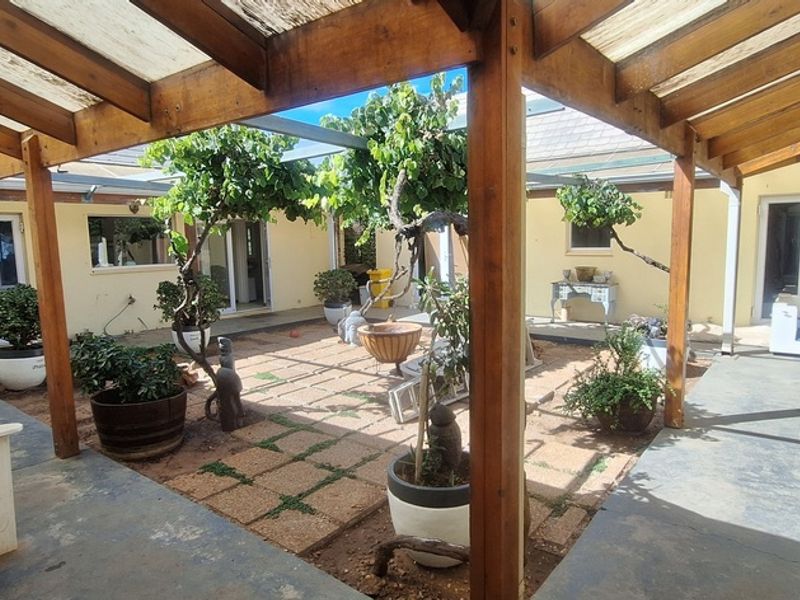 Stunning lagoon views home Langebaan - Photo 4