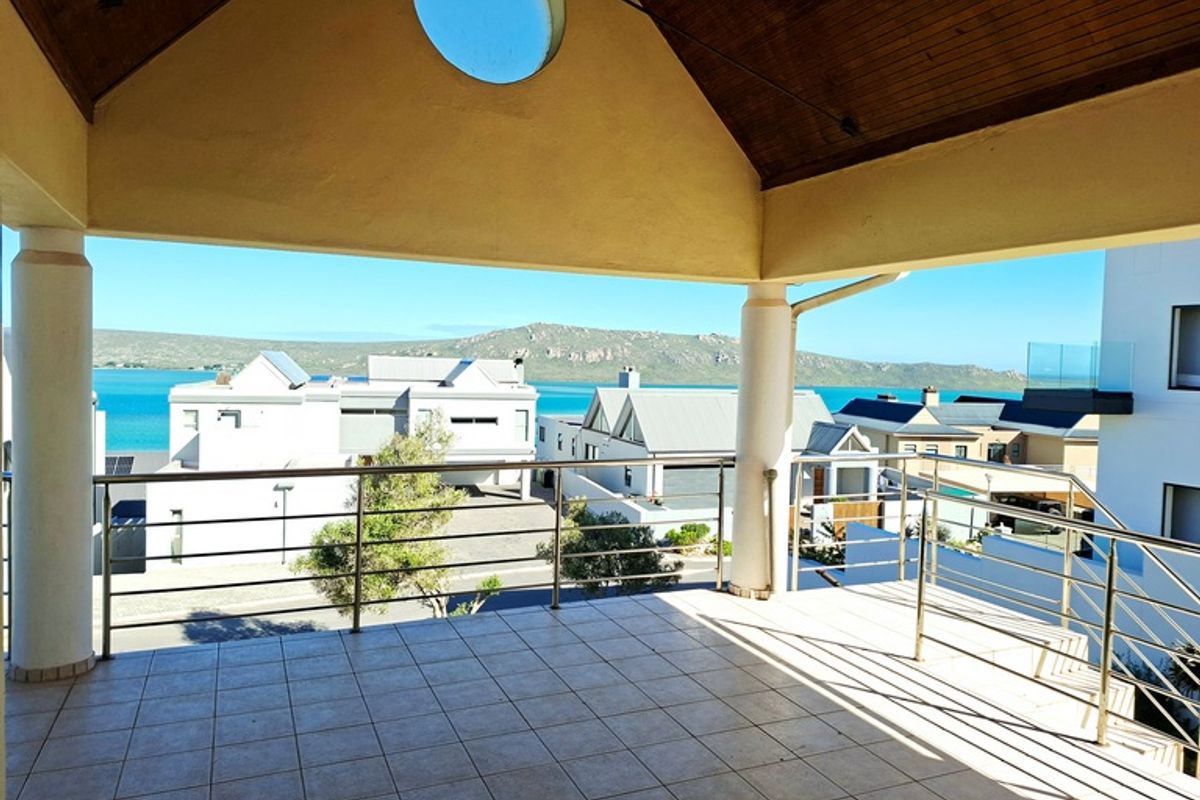 Stunning Gem with lagoon views in Myburgh Park, Langebaan - Photo 3